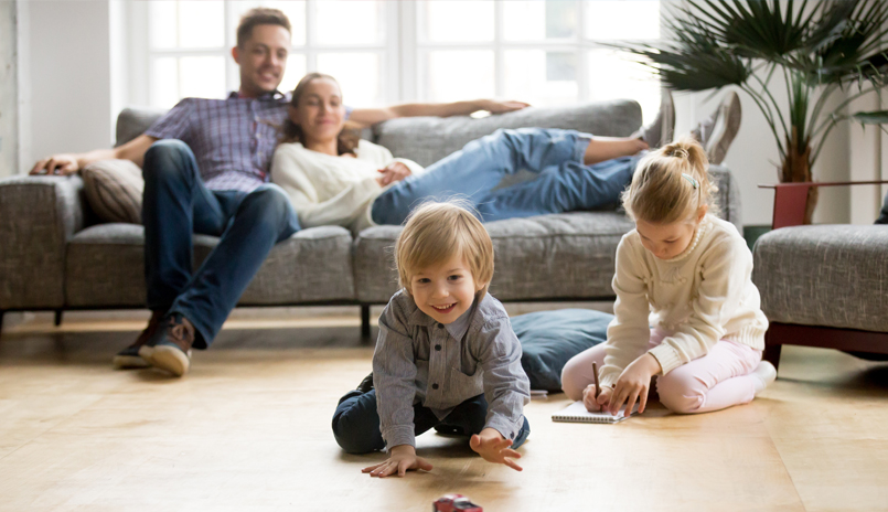 Glückliche Familie Dank Göhler